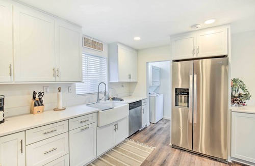 East Village Cottage | Super Walkable! Historic Home in Dtwn Long Beach