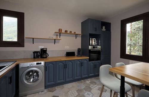 Luz-Saint-Sauveur Apartment | Superb 12-15 person apartment with garden