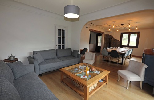 Luz-Saint-Sauveur Apartment | Superb 12-15 person apartment with garden