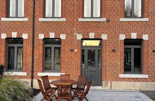 Taillette House | Superb 15-person gite in Taillette