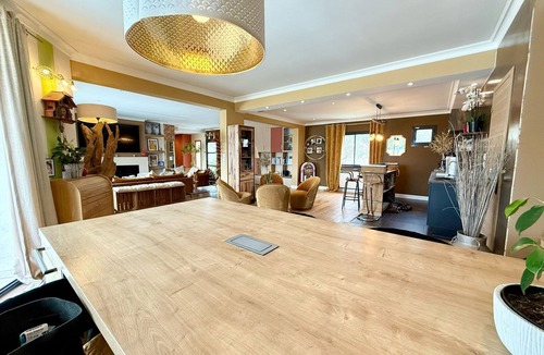 Marsillargues Villa | Superb 180m2 contemporary villa with swimming pool just 15min from the sea.