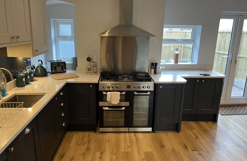 Stoke-on-Trent Apartment | Superb 2 bed Apartment Great location