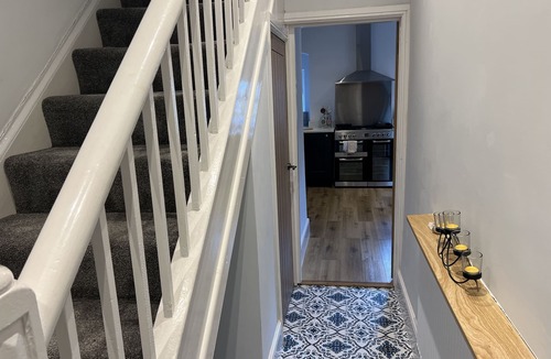 Stoke-on-Trent House | Superb 2 bed Apartment Great Location