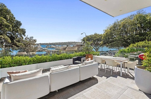 Rose Bay Apartment | Superb 2-Bed Apartment Facing Rose Bay Marina