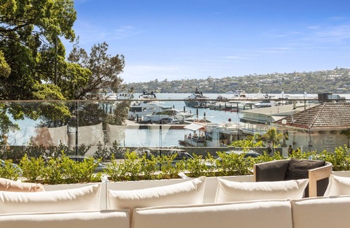 Rose Bay Apartment | Superb 2-Bed Apartment Facing Rose Bay Marina
