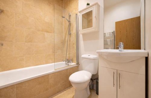 Nottingham City Centre Apartment | Superb 2 Bed Apartment in Battersea