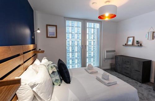 Old Trafford Apartment | Superb 2 Bed Flat 5min to Old Trafford Stadium