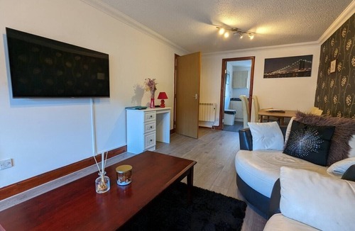 Tillicoultry Condo | Superb 2 Bedroom Flat Tillicoultry