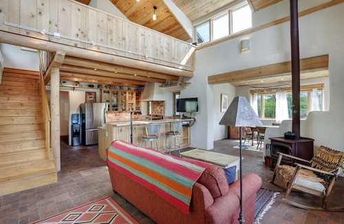 Abiquiu House | Superb - 2 Bedroom, 2 Bath, Sleeps 8 in 4 beds plus more