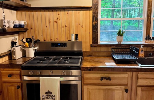 Town of Clifton House | Superb 2-bedroom house with Adirondack style in Cranberry Lake