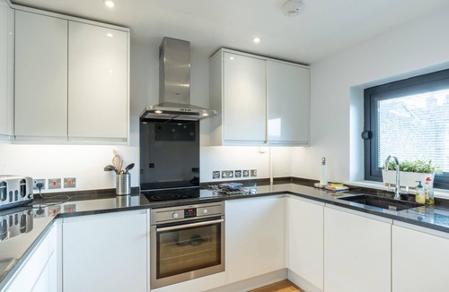 Bath House | Superb 3-bed house with parking in Bath