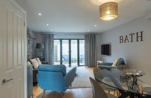 Bath House | Superb 3-bed house with parking in Bath