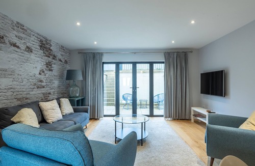 Bath House | Superb 3-bed house with parking in Bath