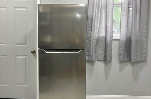 Albany Apartment | Superb 3-bedroom apartment with AC in vibrant Albany