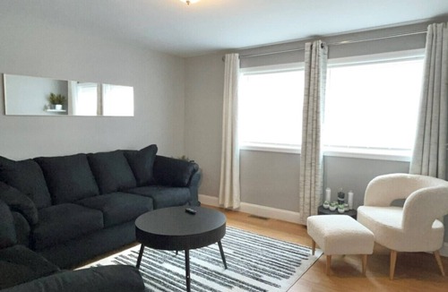 Albany Apartment | Superb 3-bedroom apartment with AC in vibrant Albany