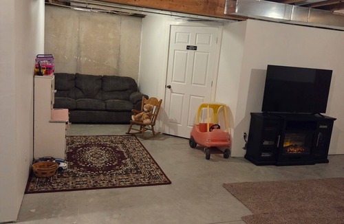 Wellman Condo | Superb 3-bedroom condo in Wellman within walking distance from two playgrounds.