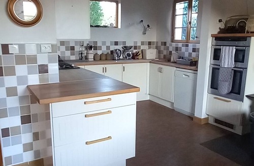 Clion House | Superb 3-bedroom house with beautiful pool in the charming Cognac countryside.