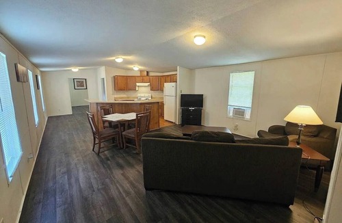 Voth House | Superb 3-bedroom mobile home in charming Vidor