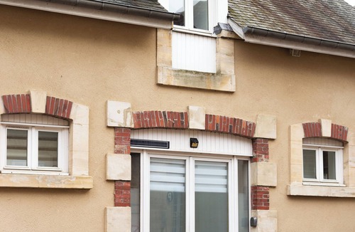 Bayeux House | Superb 3-star gîte, parking space in front of the gîte. Pets welcome!