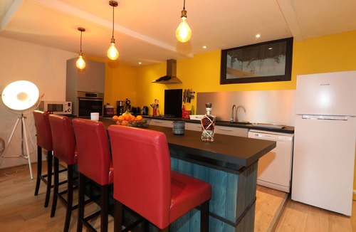 Luz-Saint-Sauveur Apartment | Superb 85 m2 apartment in city center