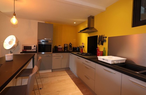 Luz-Saint-Sauveur Apartment | Superb 85 m2 apartment in city center