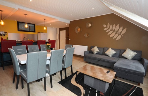 Luz-Saint-Sauveur Apartment | Superb 85 m2 apartment in city center