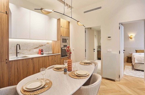Porte-Saint-Martin Apartment | Superb AC Apartment Center of Paris