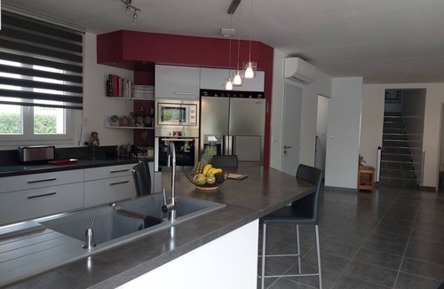 Le Cres Villa | Superb air-conditioned villa, SPA, close to Le Crès lake