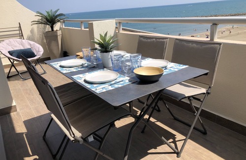 Palavas-les-Flots Apartment | Superb apartment in luxury residence, swimming pool, view, seafront, private parking
