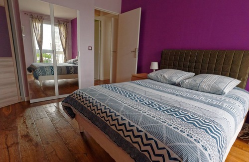 Puteaux Apartment | Superb apartment, Eiffel Tower view, with parking