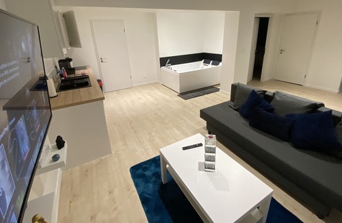 Niedermodern Apartment | Superb apartment with spa bath