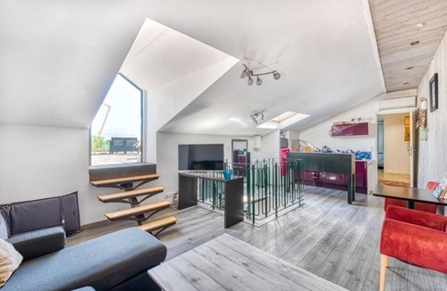 Bouchemaine Apartment | Superb Apartment with Terrace and View of the Loire Confluence