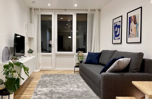 Chartres Apartment | Superb apartment with Fiber WiFi and parking in charming Chartres