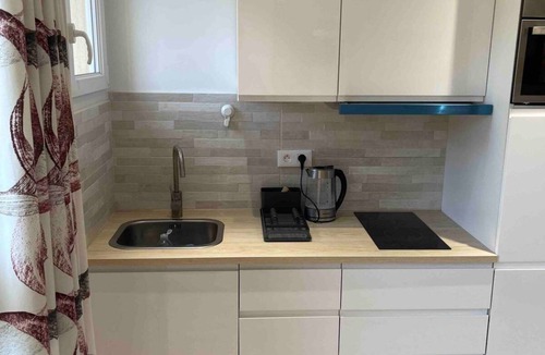 Bagneux Apartment | Superb apartment with private terrace.