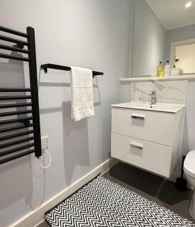 Portishead Apartment | Superb Apt at the Marina