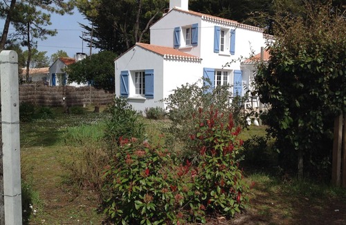 L'Epine House | Superb beach house 300m from enclosed flower gardenof cul-de-sac and pine forest