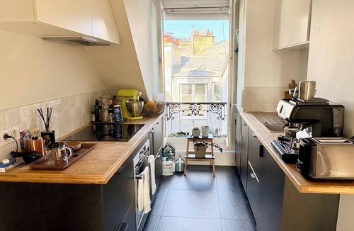 10th Arrondissement Apartment | ✨ Superb bright apartment under the roofs of Paris ✨