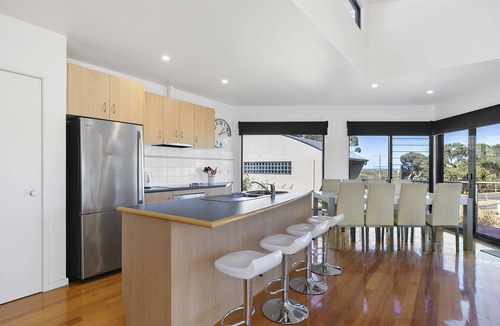 Anglesea House | Superb Central Location