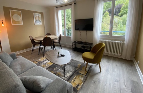 Old Town Apartment | Superb downtown apartment with parking