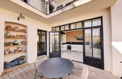Saint-Assiscle House | Superb family workshop townhouse with pool and garage