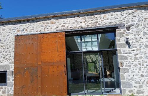 Saint-Sulpice-le-Gueretois House | Superbe grange rénovée