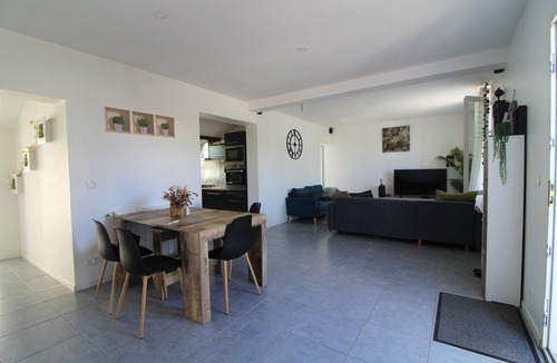 Saint-Vincent-de-Tyrosse Villa | Superb villa with private pool ideal for relaxation!