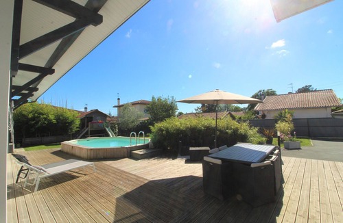 Saint-Vincent-de-Tyrosse Villa | Superb villa with private pool ideal for relaxation!