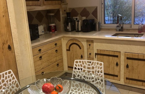 Les Taillades House | Superb house with enclosed pool