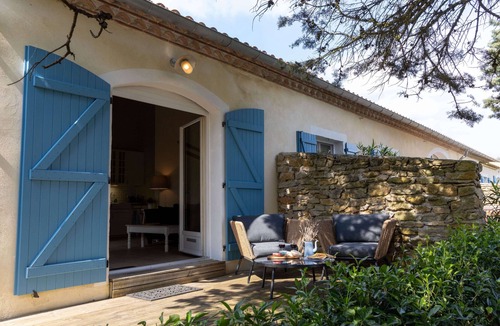 Raissac-sur-Lampy House | Superb holiday house for 2 with breathtaking views and pool access