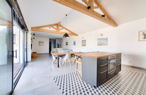 Les Conches House | Superb house for 6 adults/2 childs
