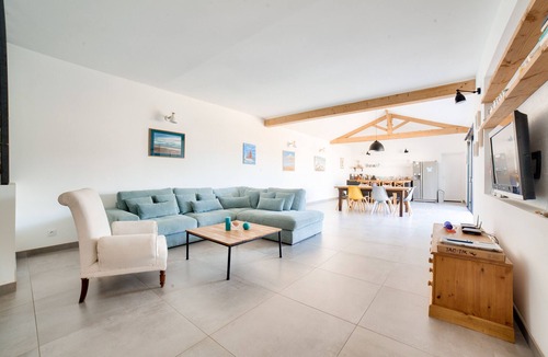 Les Conches House | Superb house for 6 adults/2 childs