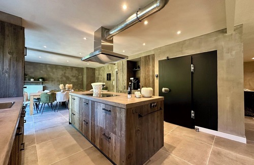 Lachalade House | Superb house with bubble bath and pool table