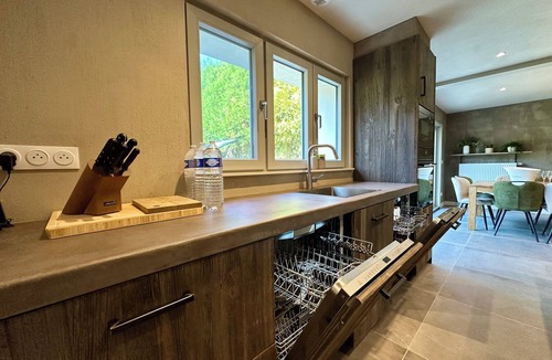 Lachalade House | Superb house with bubble bath and pool table