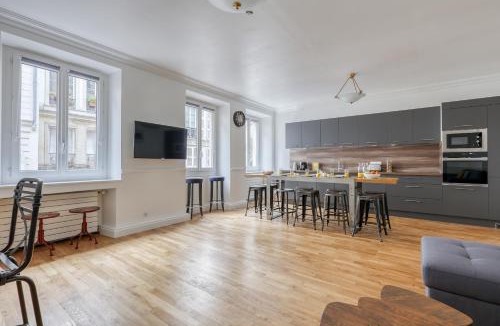 Quartier de la Porte-Saint-Denis Apartment | Superb Large and New 4bds Flat - Heart of Paris 10